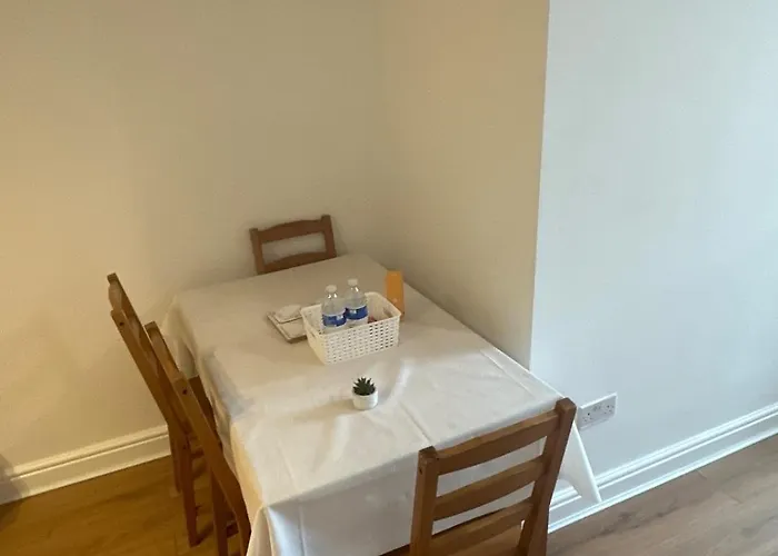 Bright Comfy Apartament